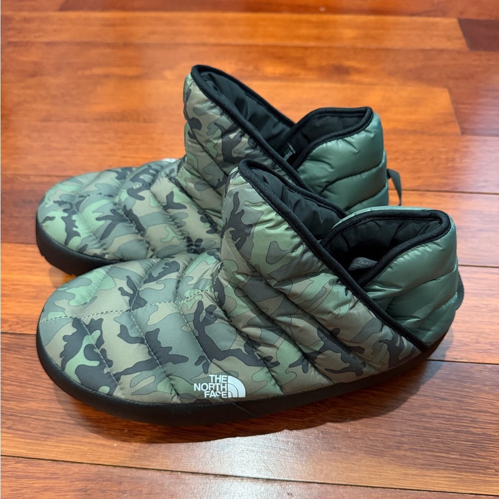 The North Face Thermoball Traction Booties Thyme Brushwood Camo Sz. 10 NWOT - Picture 3 of 9